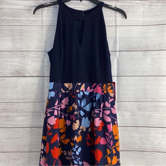 NWT Vince Camuto Navy Floral Maxi Halter Dress With Scarf - Size: 6 - Picture 4 of 11